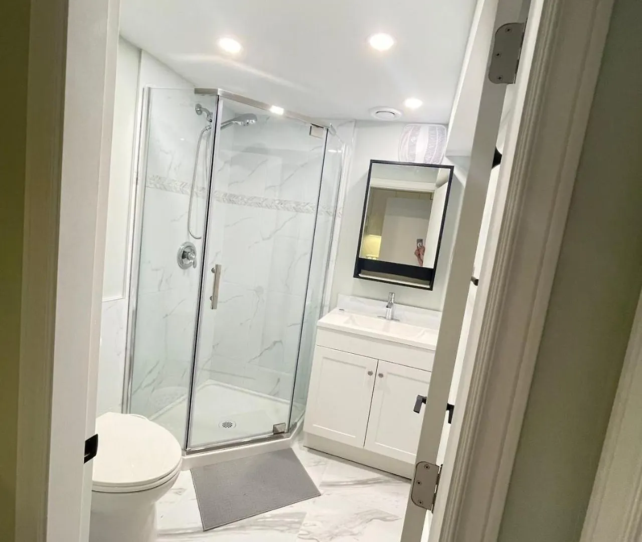 Arbutus Violet Room Ванкувер Гостевой дом